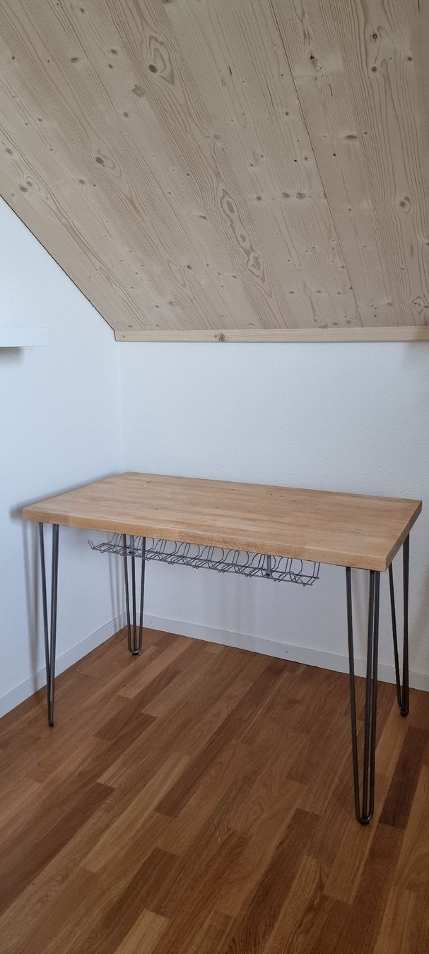 Scrivanie: Schreibtisch 110/60cm – Usato da Adlikon b.Regensdorf venduto da Melanie.B.