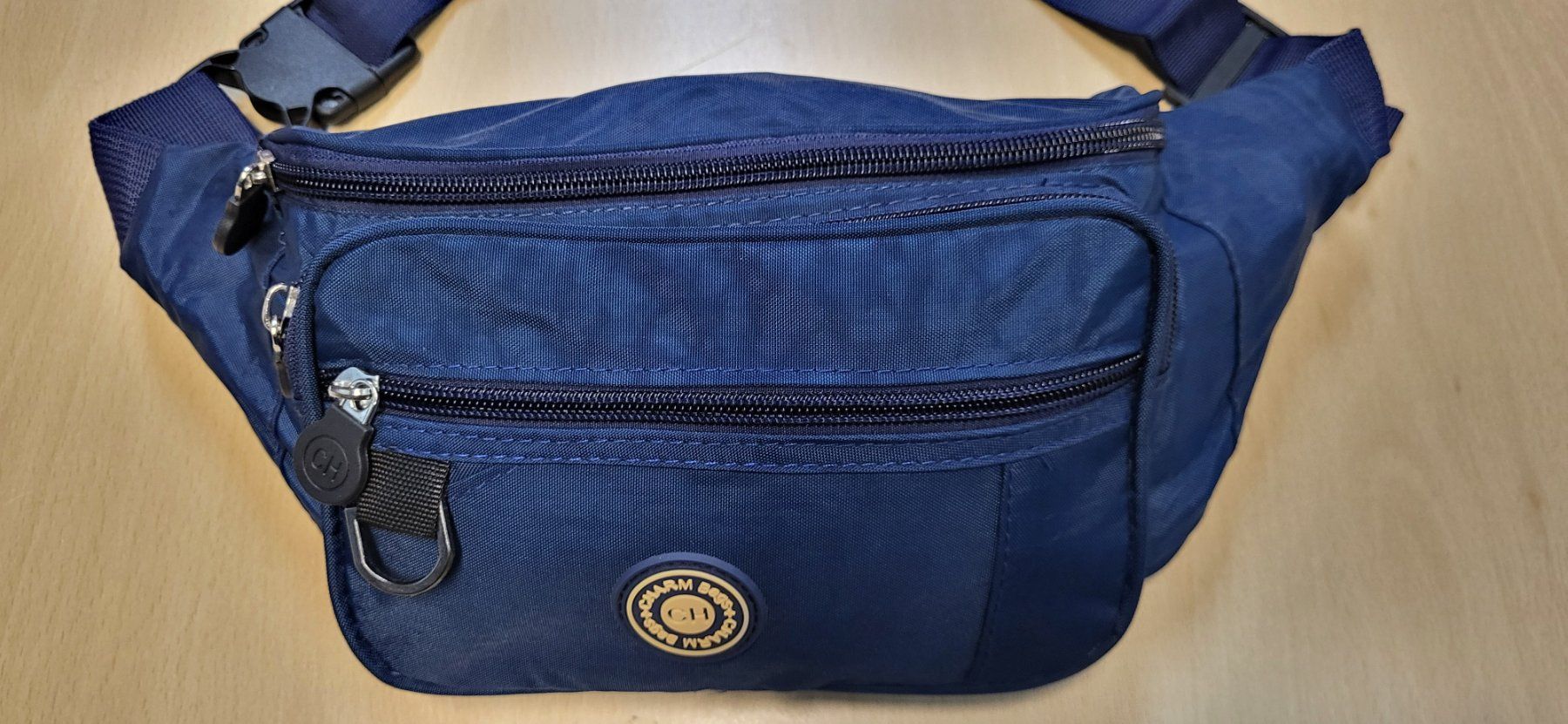 Borse: Grosse blaue Bauchtasche mit 4 Fächern Neu – Nuovo e nell'imballaggio originale da Figino venduto da mayam63