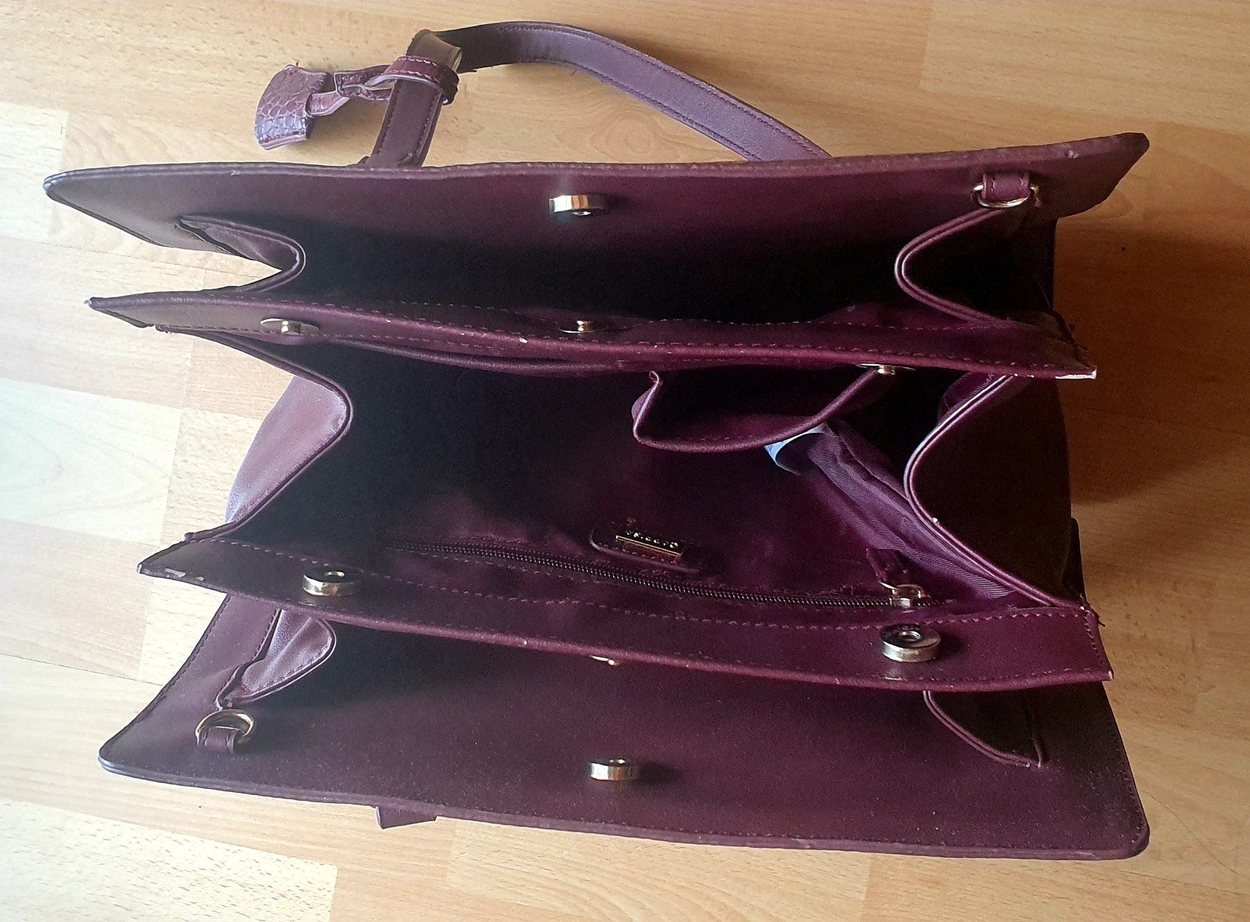 Borse da donna: Tasche Carpisa – Usato da Malvaglia venduto da saras22 1