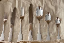 Service de table, argenterie neuve Jezler Château