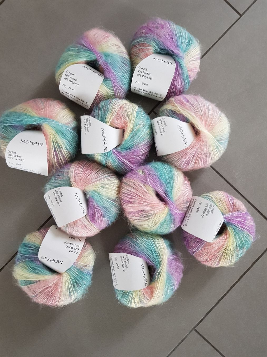 Lana: 10 x 25 Gramm Mohair 60% Polyacryl 40% – Nuovo e nell'imballaggio originale da Frauenfeld venduto da Luna-Lia