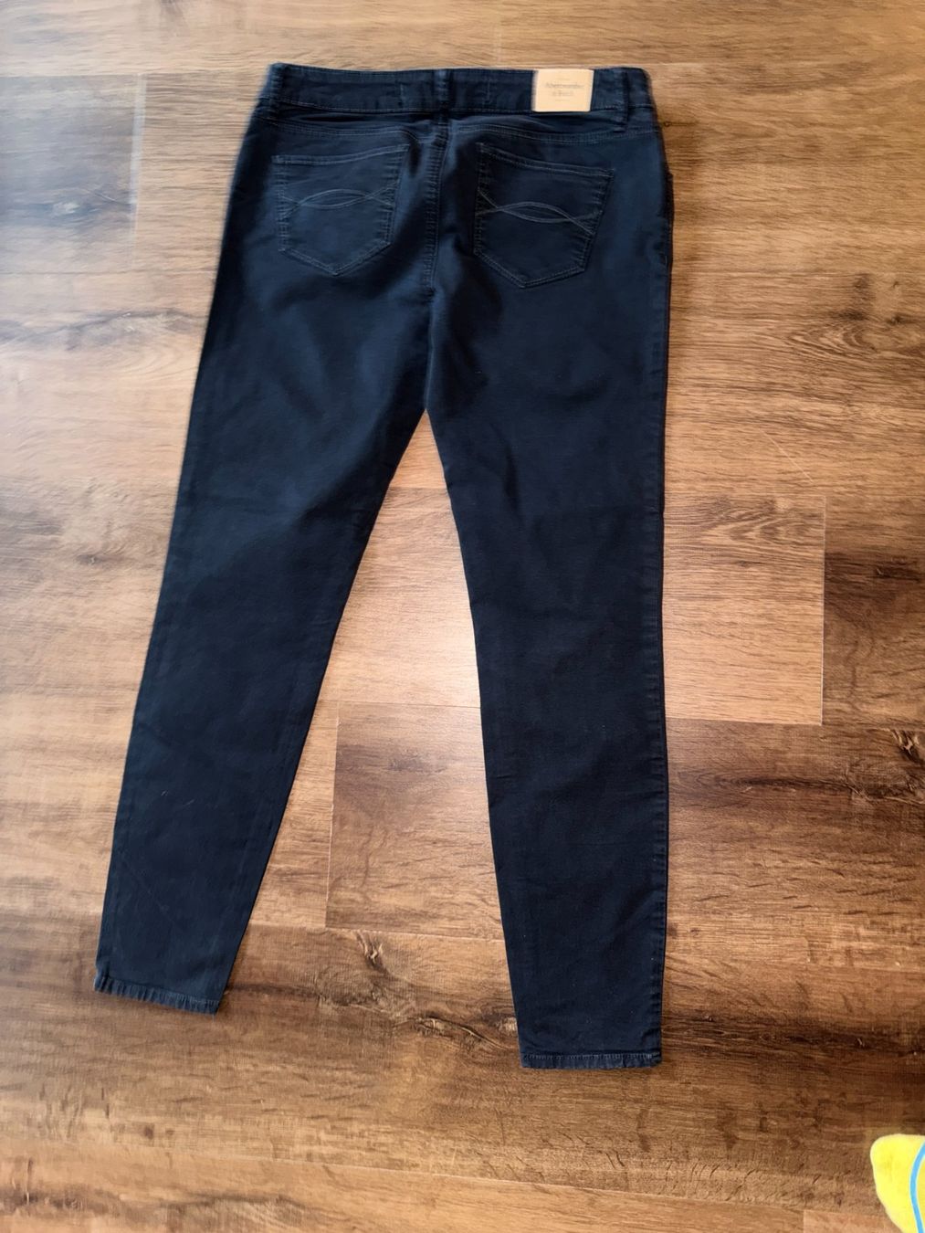 Abercrombie Pantaloni: Pantalons Abercrombie - 29 – Usato da St-Sulpice VD venduto da juhdu 4