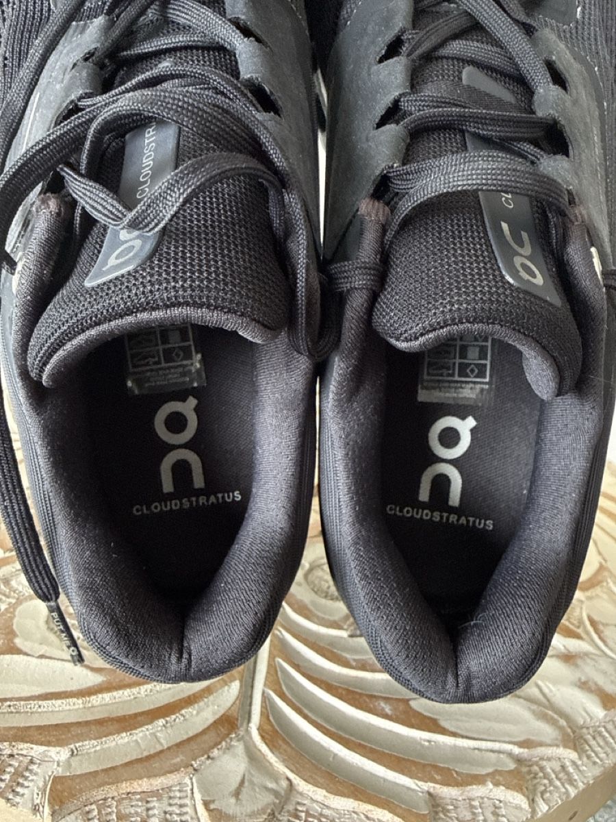 On Herrenschuhe: ON Cloud HELION Laufschuhe Schwarz Grösse 44 – Gebraucht aus Zürich von sha_vw65 8