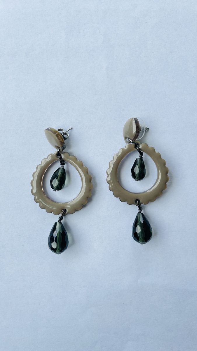 Orecchini pendenti & Orecchini a lobo: Boucles d'oreilles pendantes beige et vert – Nuovo (secondo la descrizione) da Lausanne venduto da Global.P