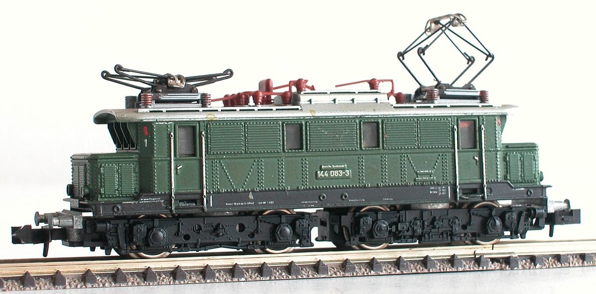 Trix Modellini di ferrovie: Minitrix elektr. Lokomotive E 144 der DB Spur N – Usato da Oberwil BL venduto da Klang