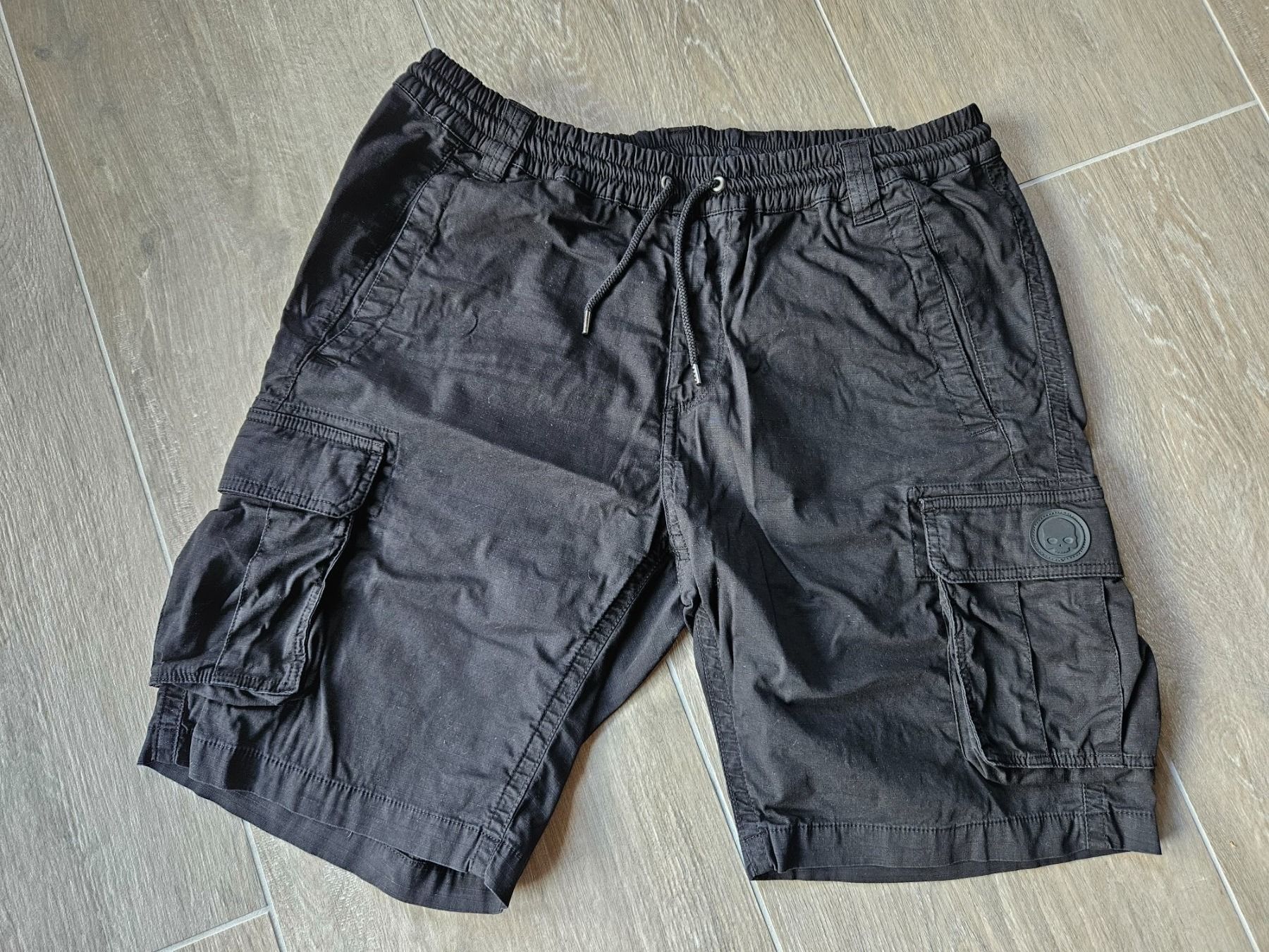 Pantaloni: Short cargo HYDROGEN (36) – Usato da Arveyes venduto da sape.online