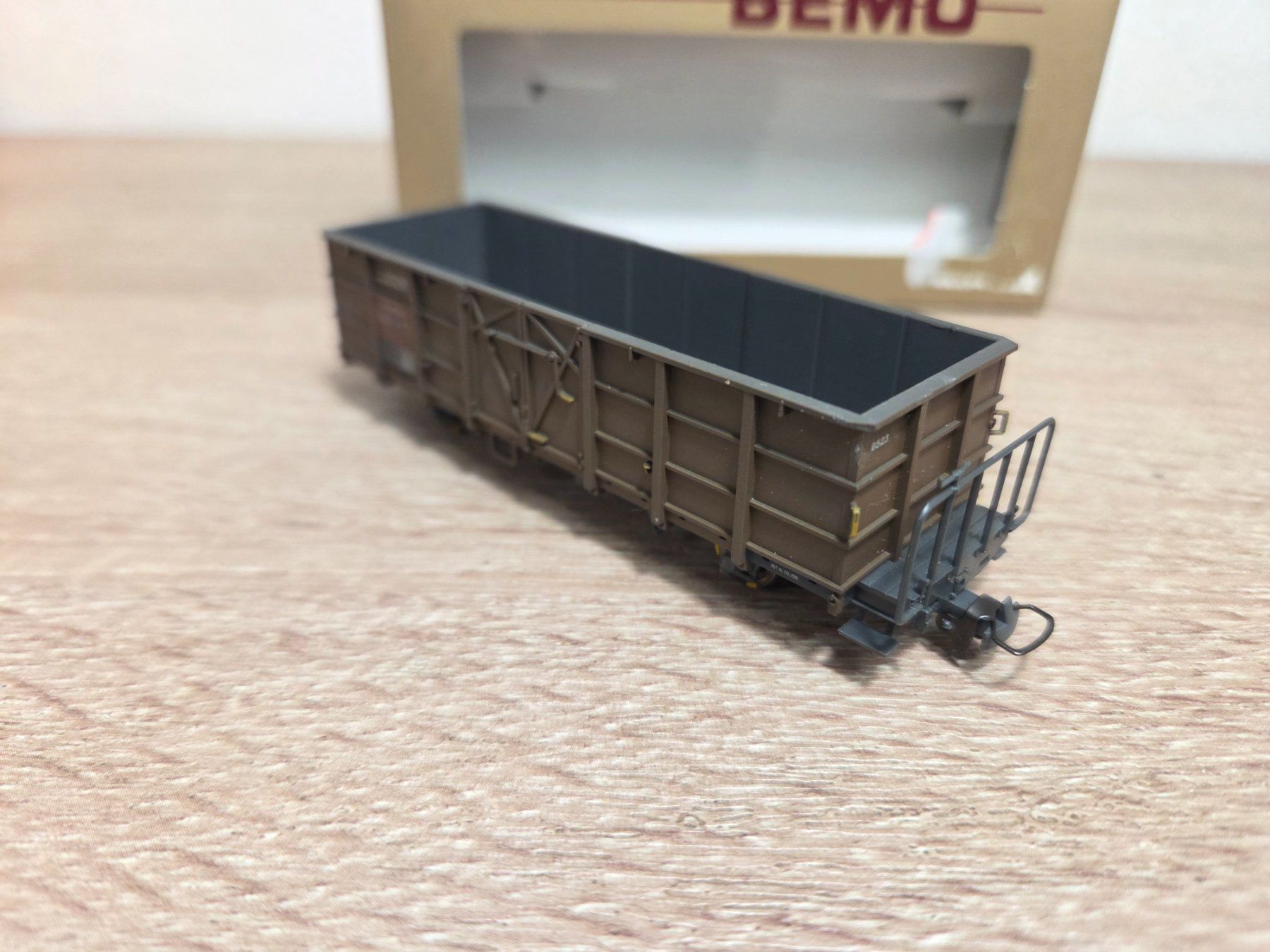 Bemo Modellini di ferrovie: Bemo 2255 173 Güterwagen RhB H0m – Usato da St-Aubin-Sauges venduto da Lo_Go 3