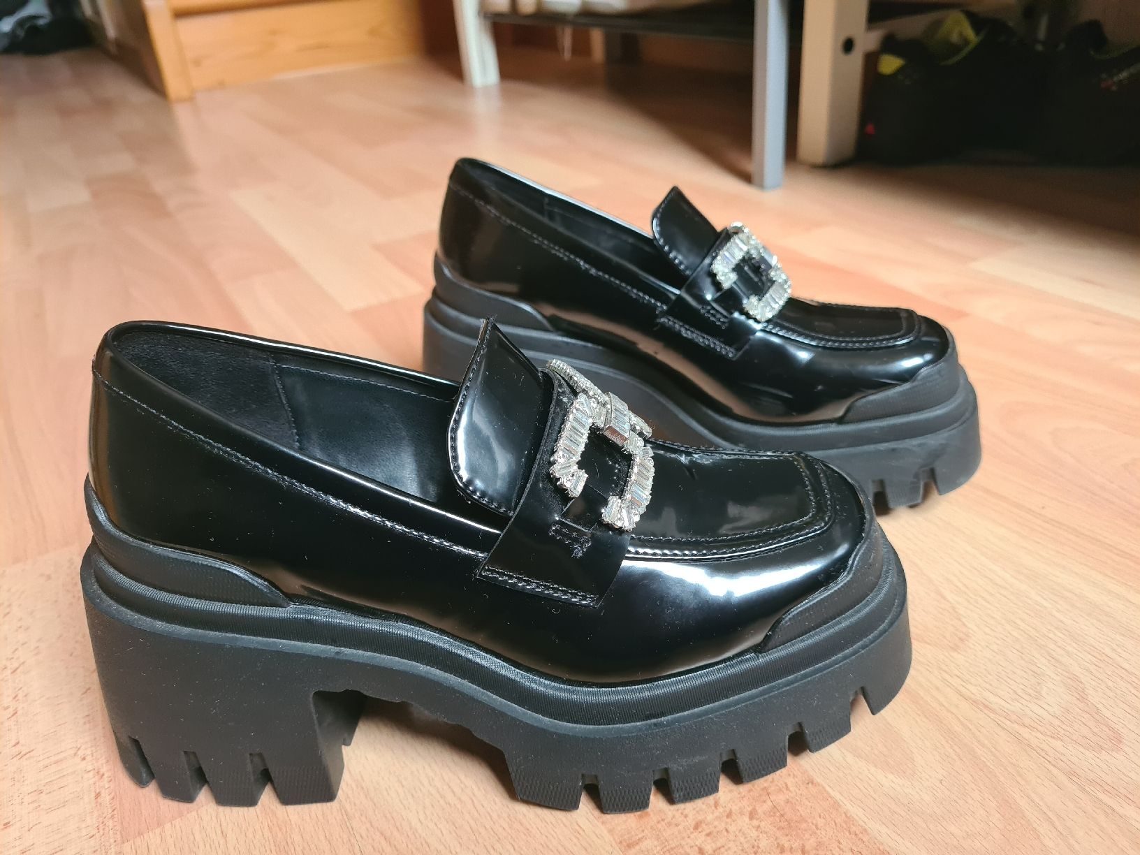 Damenschuhe: Lack-Loafer / Halbschuhe Grösse 37 – Gebraucht aus St. Josefen von Meli019 1