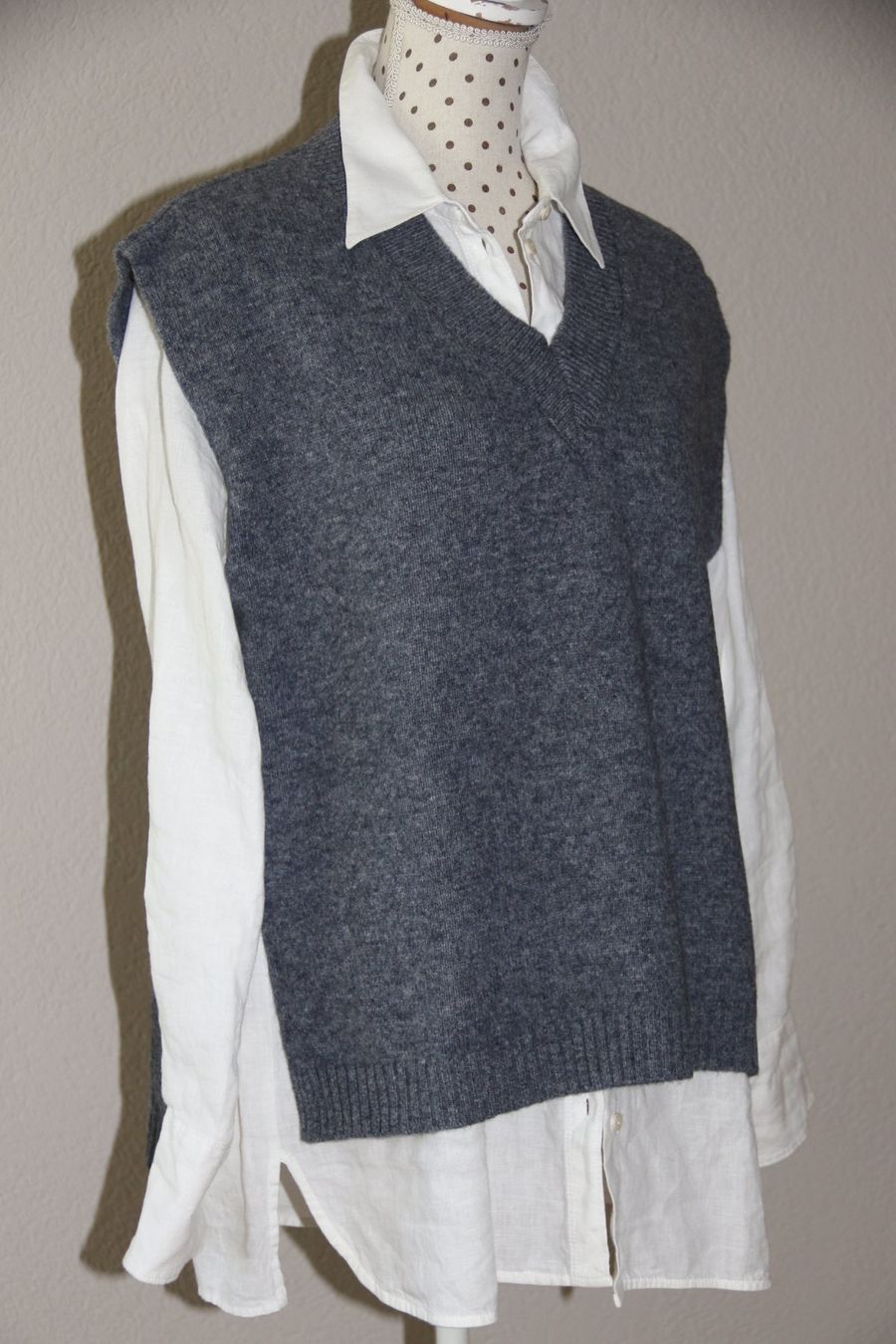 Gilet & Giacche senza maniche: Mega coole & stylische Strickweste aus 100% Wolle eher Gr.M – Nuovo (secondo la descrizione) da Oberwil-Lieli venduto da Svetlana28 3