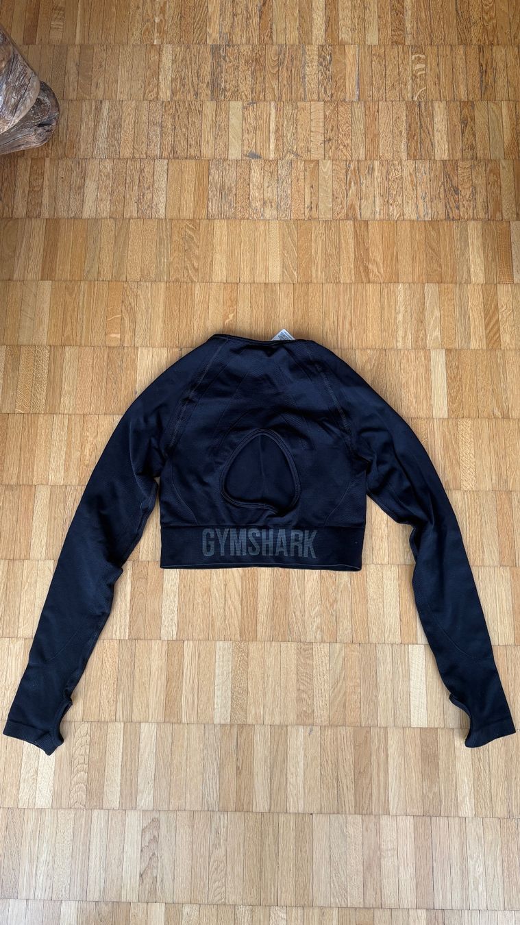 Gymshark Top: Gymshark Top – Usato da Thalwil venduto da Corinne7 1