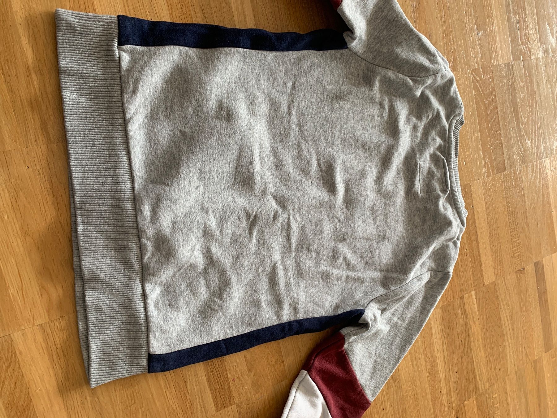 Pullover & Sweatshirts: Pullover – Gebraucht aus Sissach von Hippo200 1