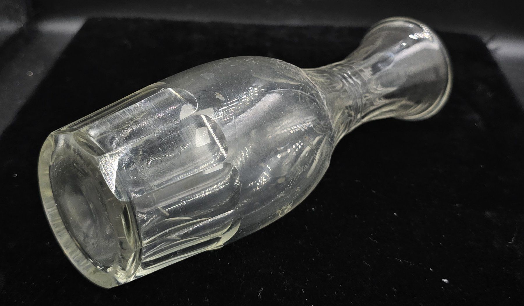 Caraffe: Antike Weinkaraffe 0.4 geeicht Glas geschliffen – Usato da Rorschacherberg venduto da snOOpydOg11 8