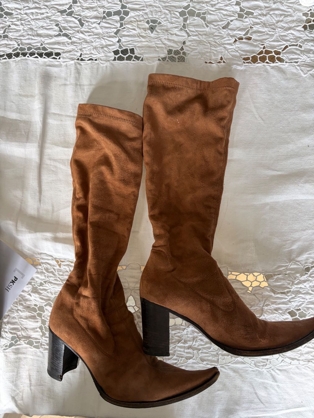 Scarpe da donna: Braune Wildleder Stiefel, Gr. 37 – Usato da Zürich venduto da Siv3