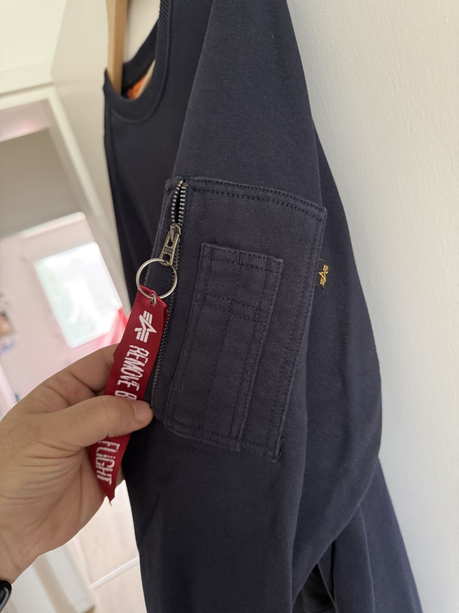 Alpha Industries Maglioni & Felpe: Pullover alpha Industries L gr – Usato da Dübendorf venduto da Ilsaporedelviaggio 4