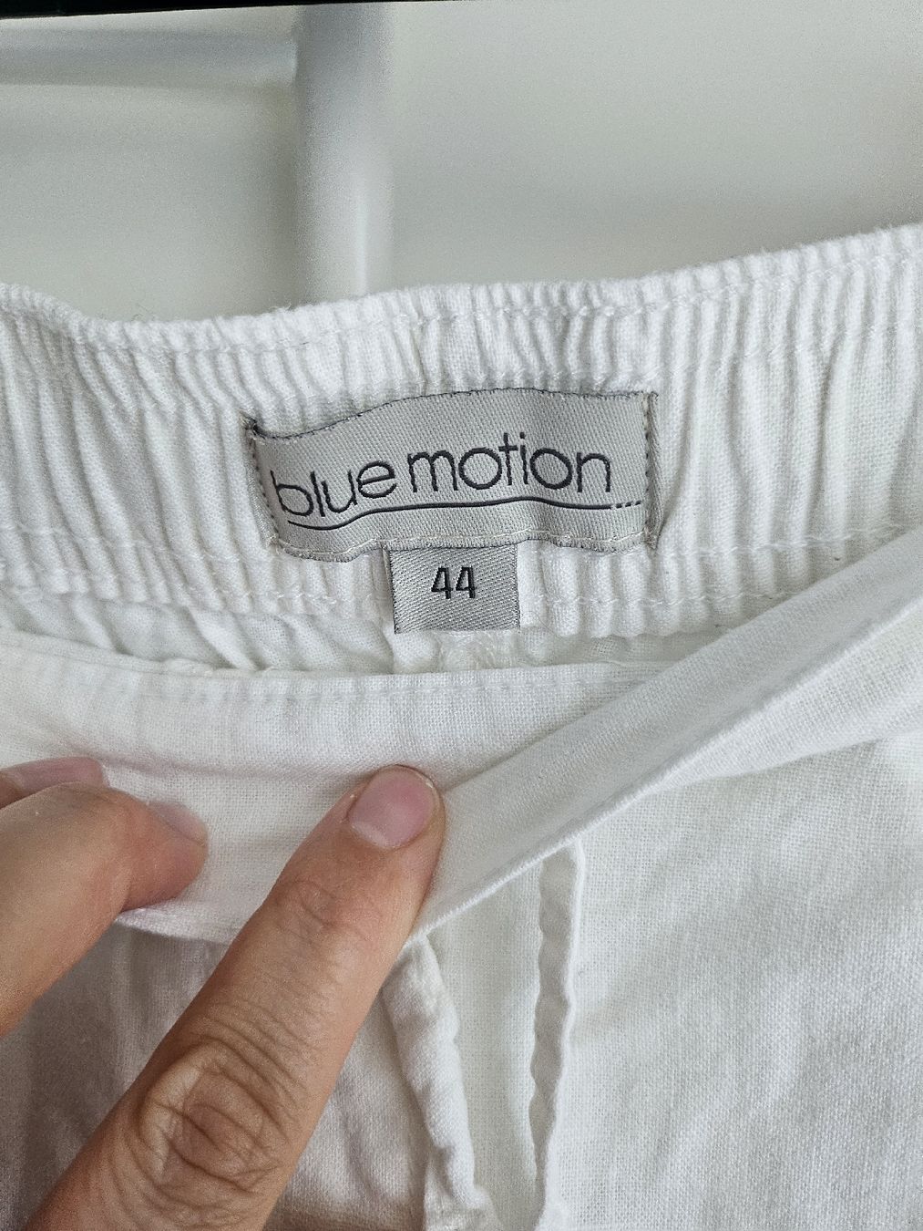Pantaloni: Leinenhose weiss Bluemotion gr.44 neuwertig – Nuovo (secondo la descrizione) da Allschwil venduto da na.wi.90 1