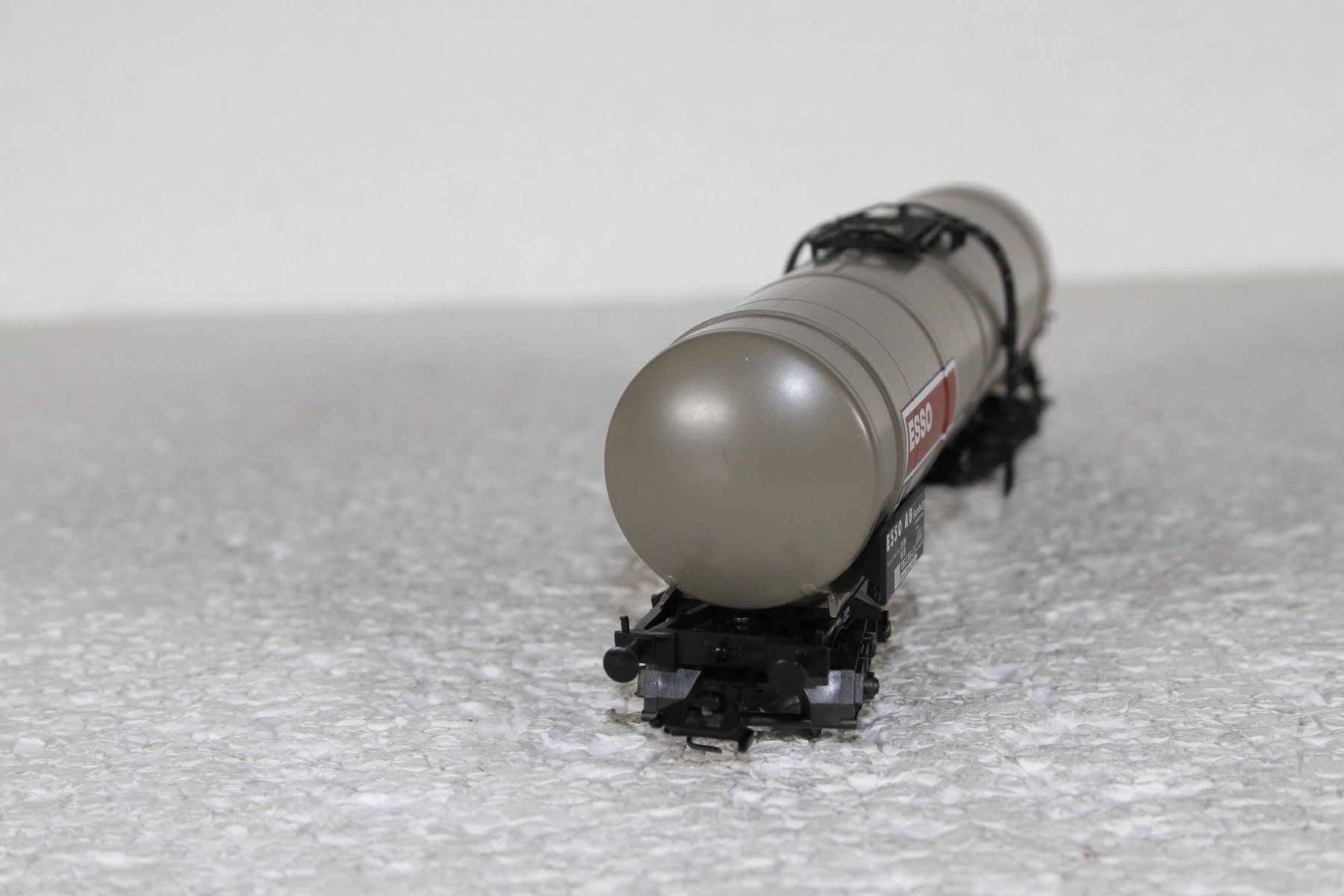 Märklin Modellini di ferrovie: Märklin 4754 Esso Kesselwagen – Usato da Triesen venduto da cor_62ts 5