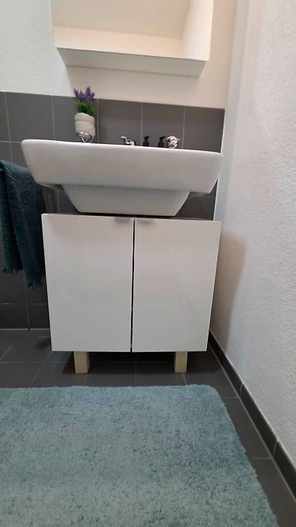 Armadi: Badezimmerschrank Weiss – Usato da St. Gallen venduto da Karina079 1