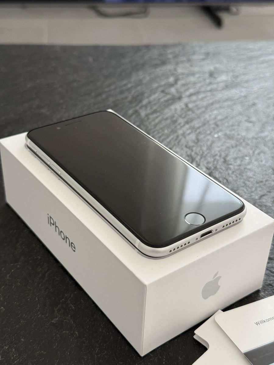 Apple Handys / Smartphones: iPhone SE (2. Generation) 64GB – Gebraucht aus Horriwil von duesinei