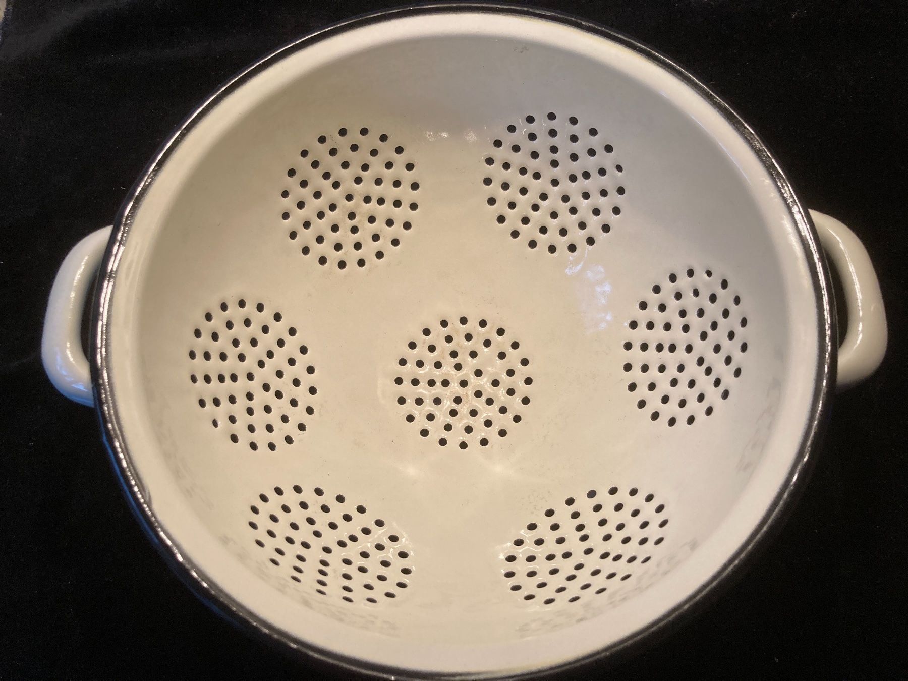 Appareils de cuisine: Emailliertes Löcher-Becken – D'occasion à Zürich par Chaeffeler 2