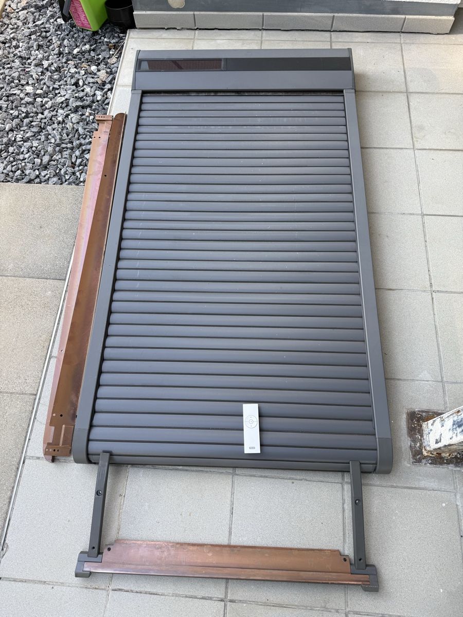 Velux Markisen: Velux Solar aussen Rollladen MK08 – Gebraucht aus Hornussen von lupinsan.s
