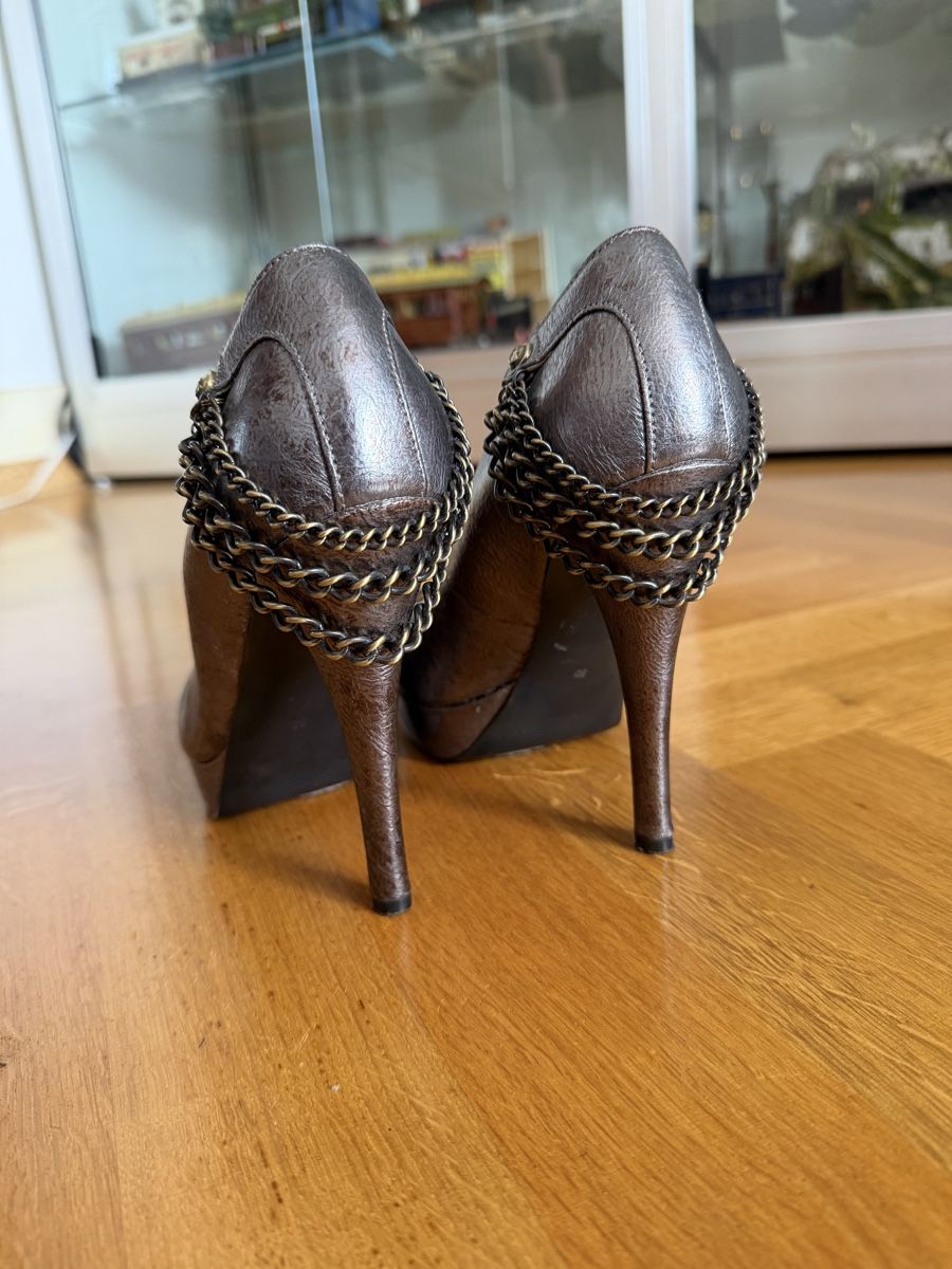 Guess Scarpe da donna: GUESS Silberne Heels Y2K – Usato da Bern venduto da Natacha1997 1