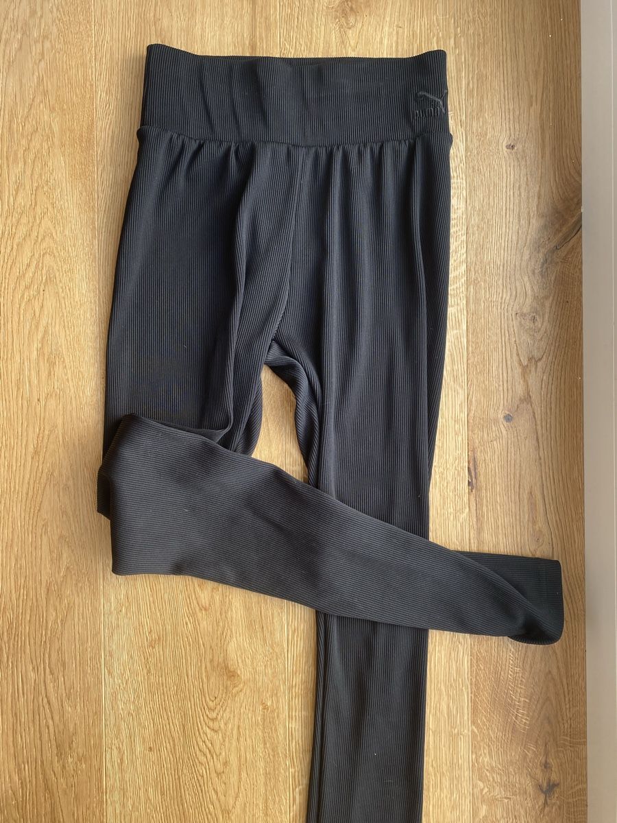 Leggings: PUMA Yogapants, schwarz gerippt, M – Usato da Willerzell venduto da sandiesch 1