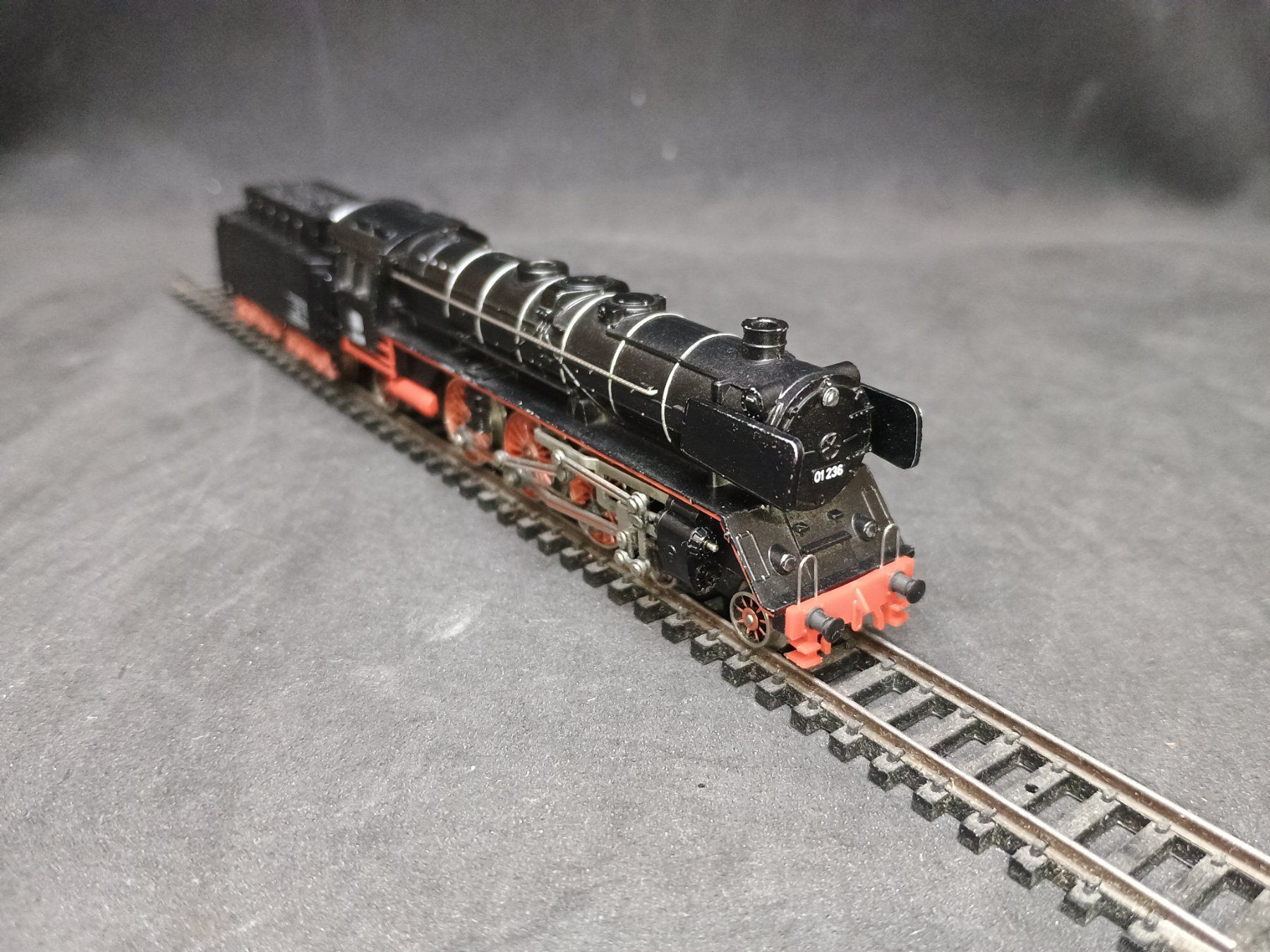 Trix Modellini di ferrovie: Spur N BR 01 Dampflok – Usato da Bätterkinden venduto da hobbycha 2