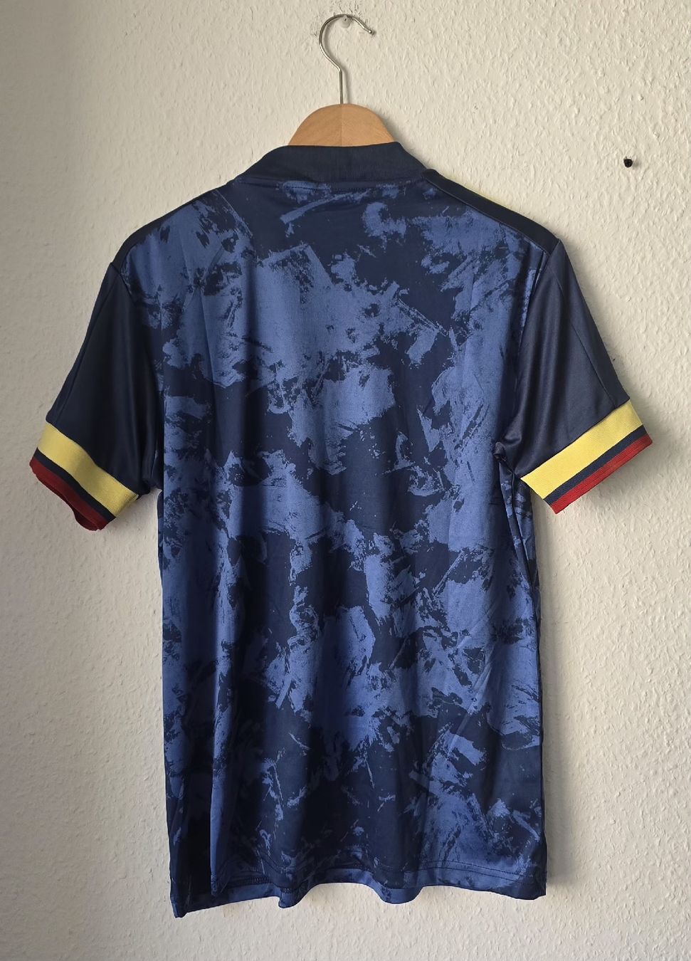 Adidas Leibchen & Hosen: Maillot Adidas Colombie 2020 taille M – Gebraucht aus Genève von MariaS2 5