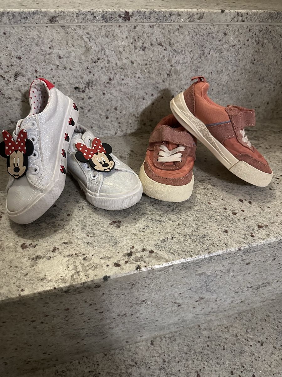 Scarpe per ragazze: Sneakers //24// – Usato da Böckten venduto da ZokaAugust