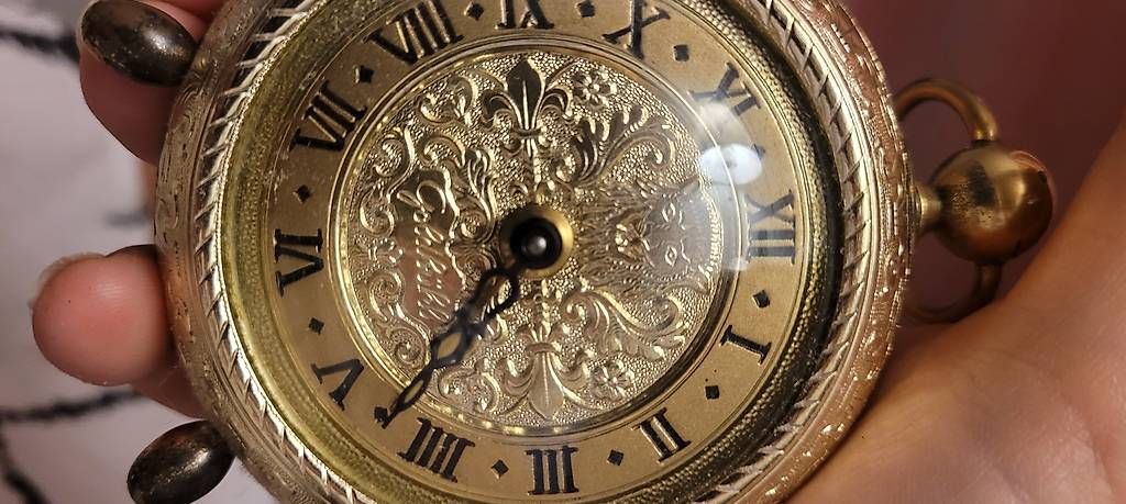 Sveglie: Réveil de table 1960 – Usato da Vésenaz venduto da emose 1