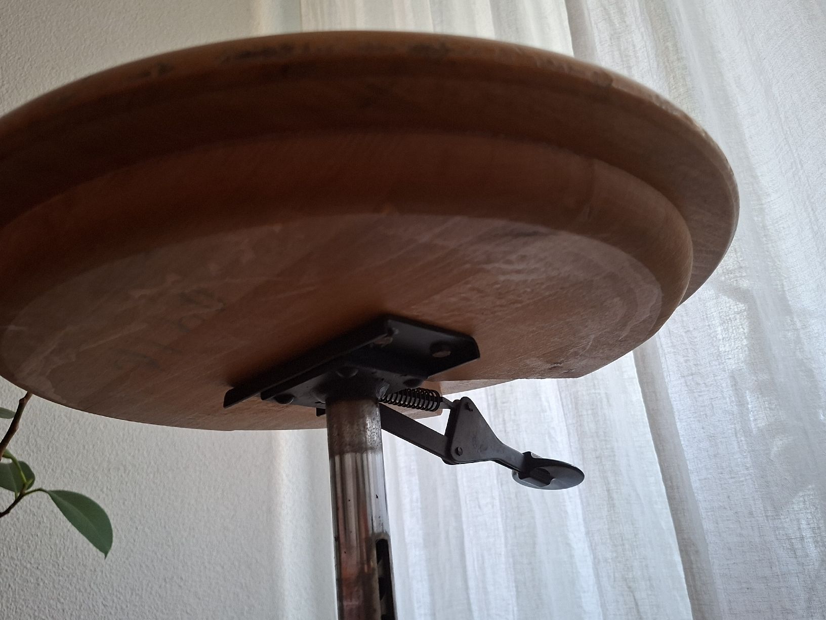 Sgabelli: vintage Industriehocker, Werkstatthocker, massiv  – Usato da Basel venduto da Lovintage 8