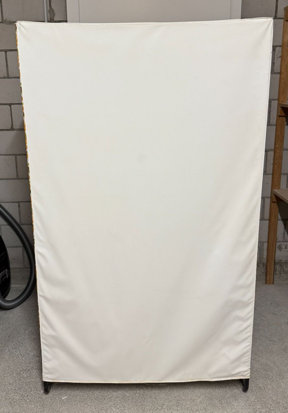 Armadi: Mottenschrank/Kleiderschrank – Usato da Zuerich venduto da muzuto 2