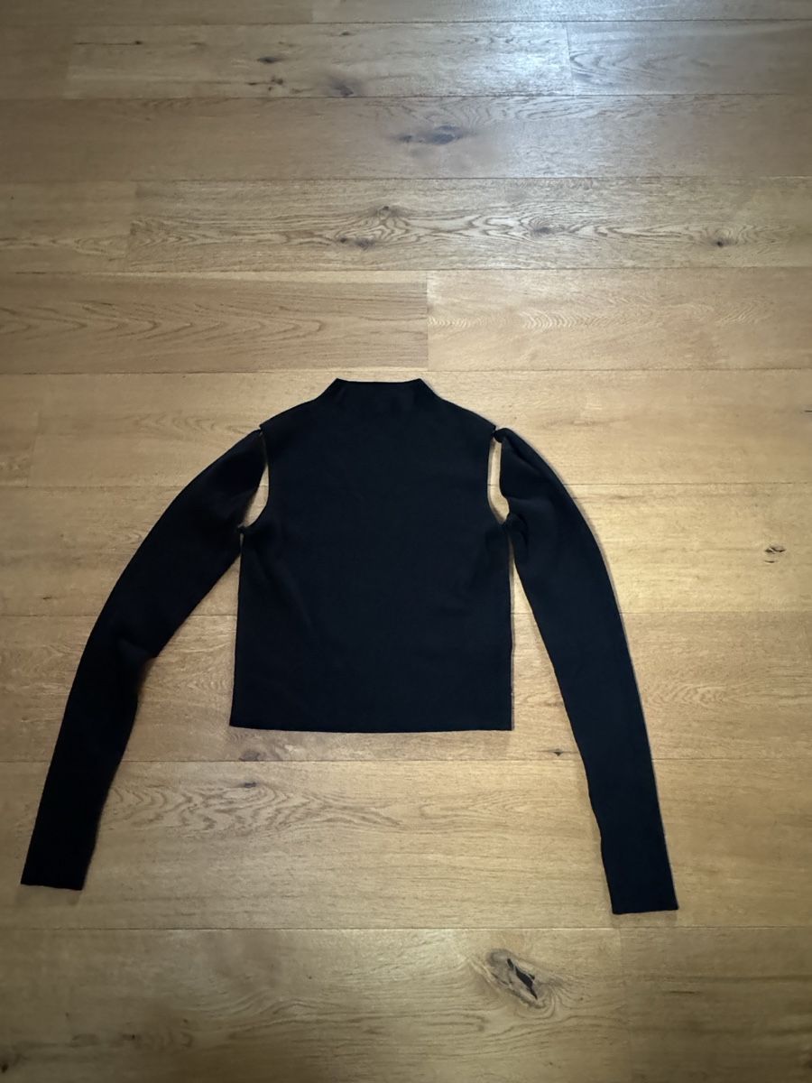 Levi's Pullover & Sweatshirts: Schwarzes Langarmshirt mit Cut-Outs Gr. M – Neu und originalverpackt aus Seon von noe_zz6w