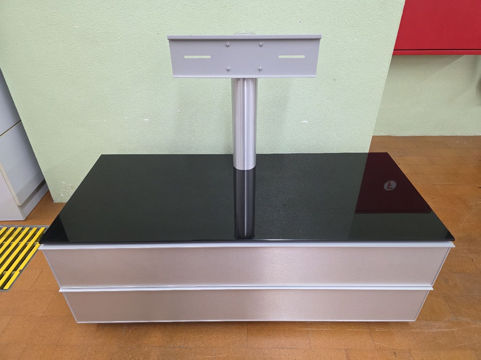 Spectral Mobili TV: Designer TV-Möbel von Spectral Catena – Usato da Lichtensteig venduto da Polsterwerk 3