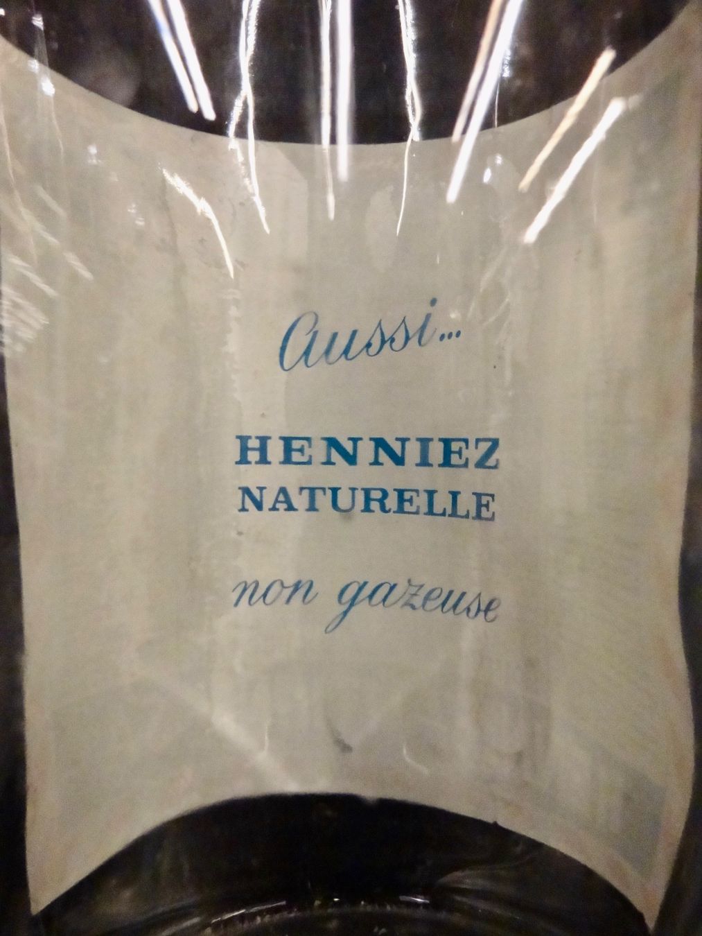 Gläser, Krüge & Flaschen: alte Mineralwasser Flasche HENNIEZ LITHINÉE – Gebraucht aus Kerzers von Flaschenposten 6