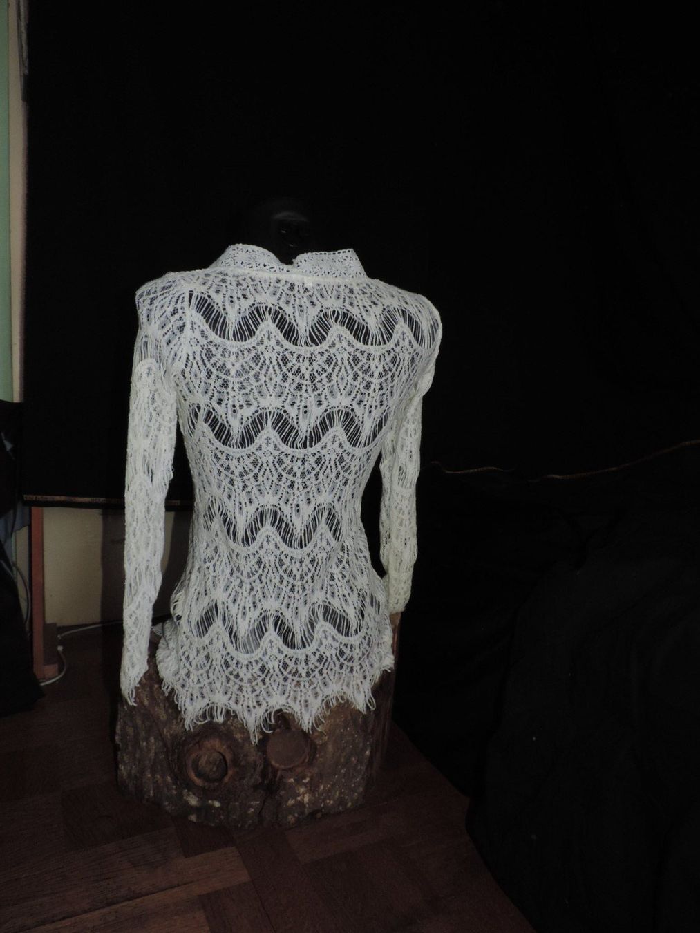 Top: haut dentelle blanc – Usato da Genève venduto da Axelle333 4