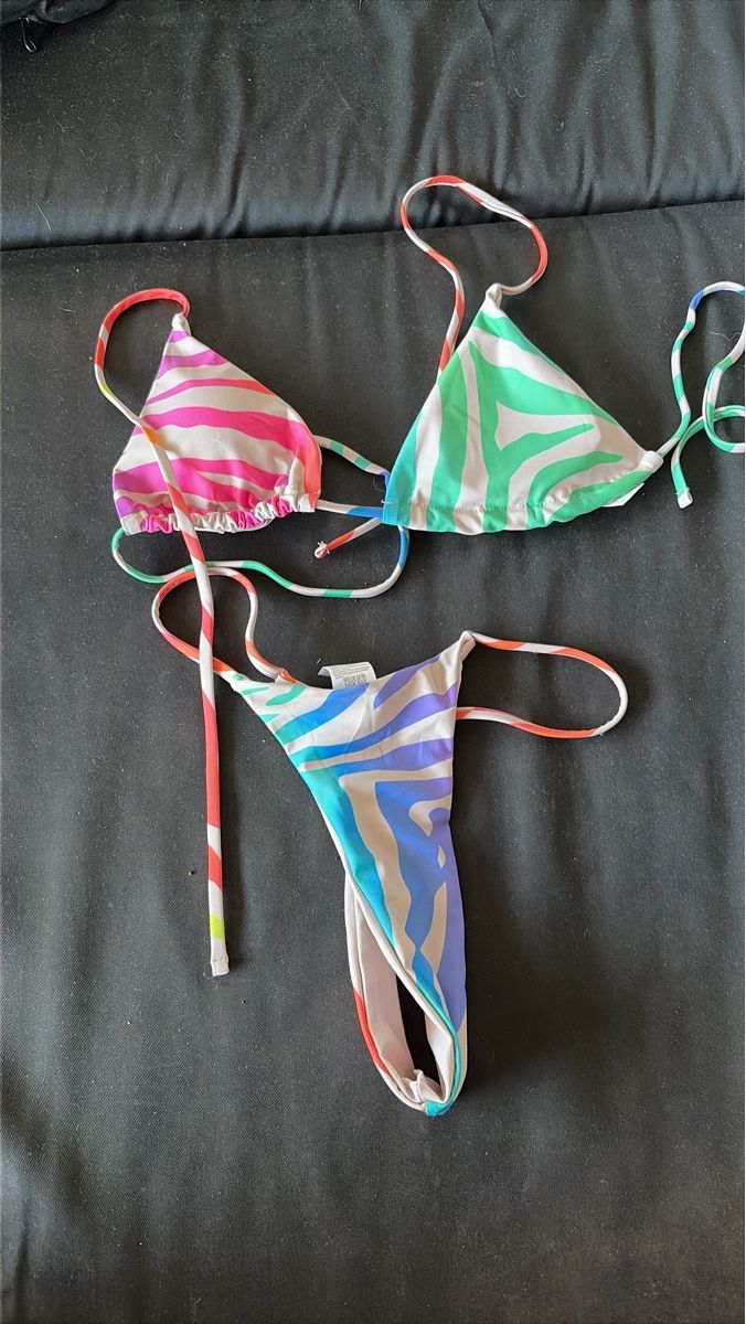 Costumi da bagno & Bikini: Bikini Set Damen Badehose Bikini Oberteil Grösse S gemustert – Nuovo (secondo la descrizione) da Opfershofen TG venduto da dan_nxk8
