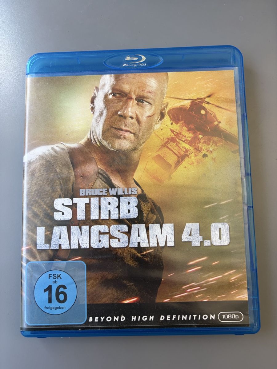 Tutti i DVDs: Stirb Langsam 4.0, Blu-ray – Usato da Bern venduto da dalmaxxi