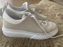 Sneaker Gr. 40 beige Leder Schuhe Trend
