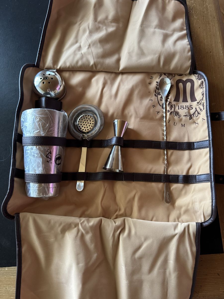 Geschirrsets: Neue Bartasche, Cocktail Set in Lederetui Braun – Neu und originalverpackt aus Seuzach von salche