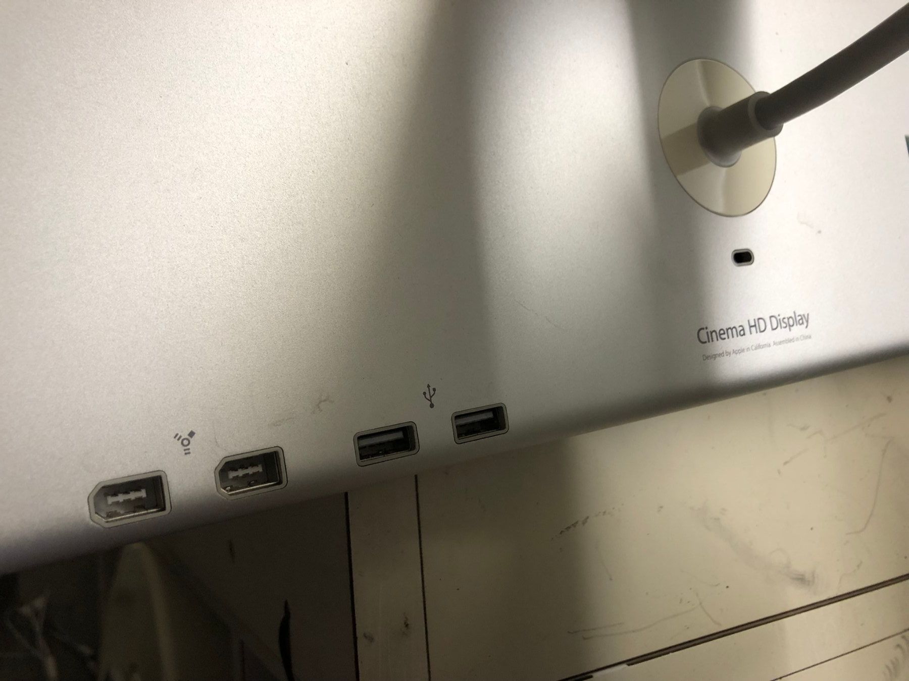 Apple Monitor: Apple Mac Cinema Display (Bildschirm) Modell A1082 – Difettoso da Hinterkappelen venduto da atomschnee 4