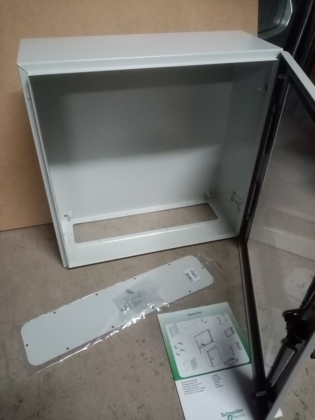 Alimentazione elettrica: Tableau électrique Schaltkasten Schneider – Nuovo e nell'imballaggio originale da vevey venduto da davechop 1