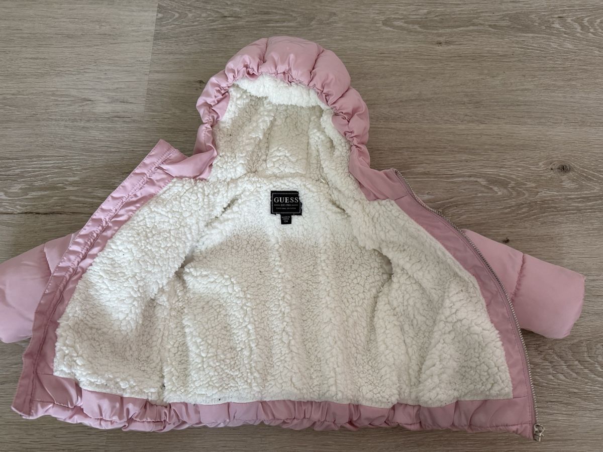 Guess Vestes & Manteaux: Guess Winterjacke rosa – Neuf (Voir description) à Oberglatt ZH par vabend 2