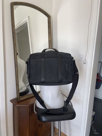 Sac BREE en bandoulière comme  neuf/ SVP lisez bien texte