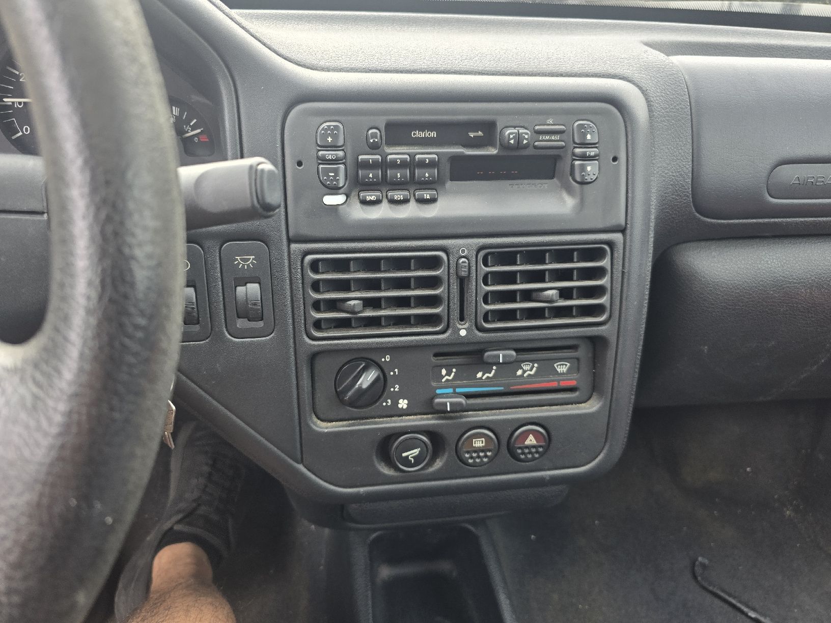 Peugeot Automobili: peugeot 106 1.1 – Usato da Thayngen venduto da Central5 8