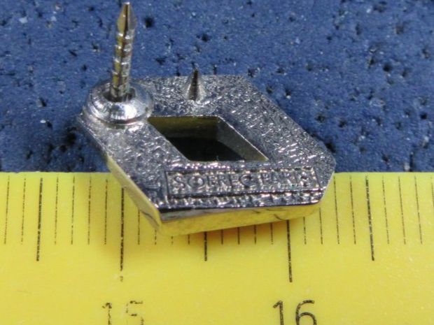 Renault Placchette & Badge: RENAULT AUTO LOGO PIN CUTOUT SILBRIG mit SECURITY-CLIP KLEIN – Usato da Ettingen venduto da Hausi4711 2