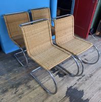 Vintage Freischwinger stuhlen 4 stk.