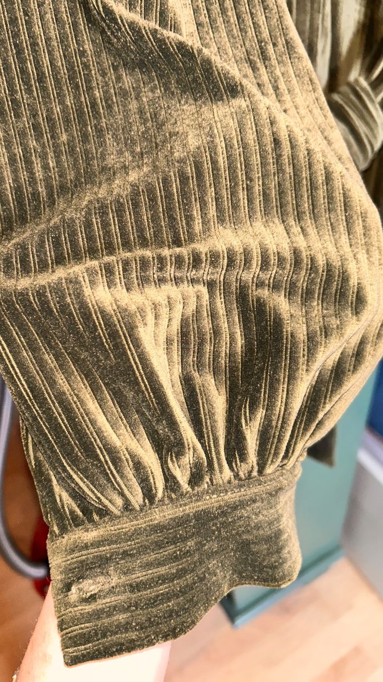 Blusen: Samtkleid/Bluse M olivgrün – Gebraucht aus Schwyz von Maerzetuepfli 3
