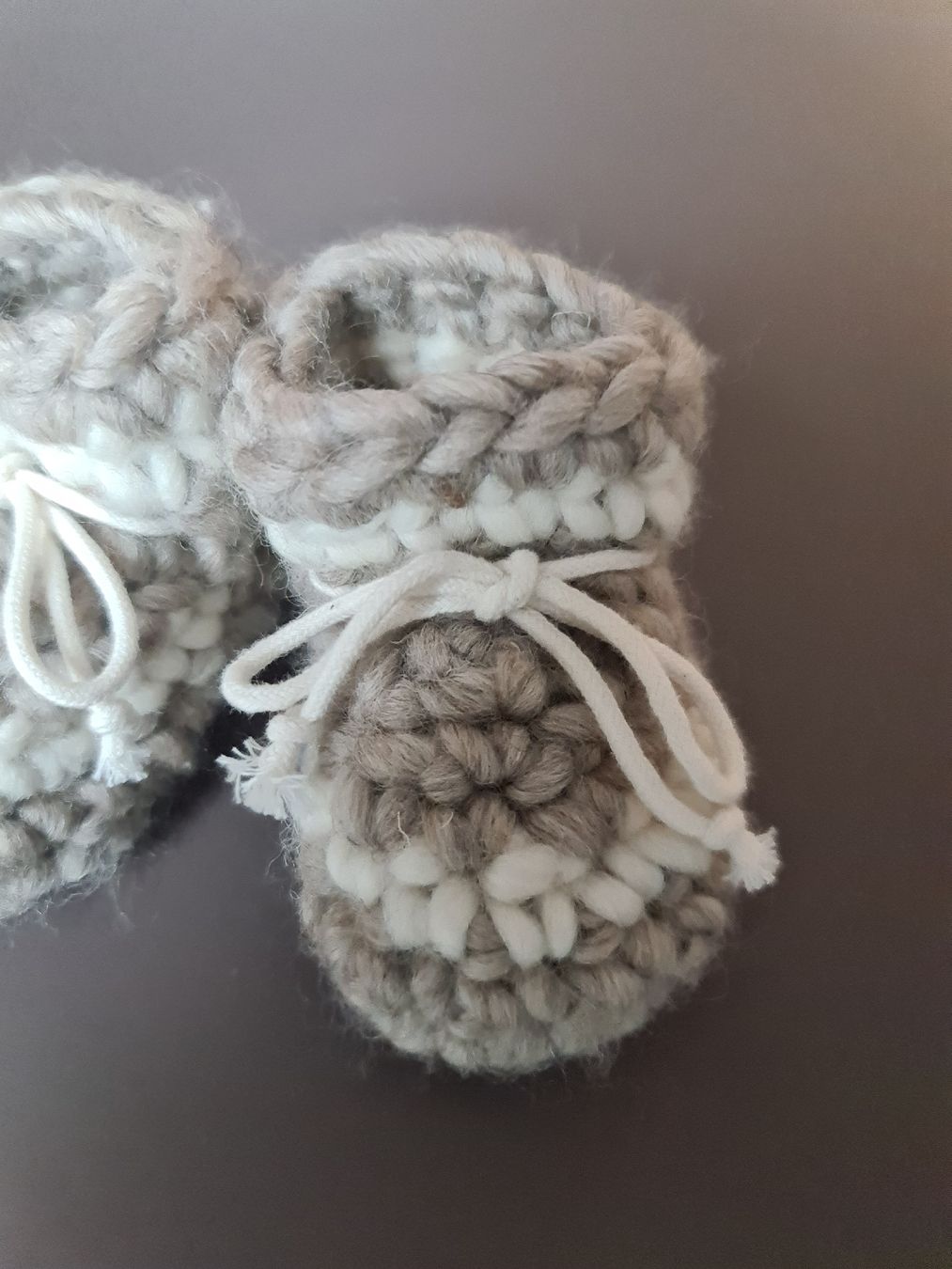 Scarpe per ragazzi: Babyschuhe aus Schafwolle und Echtleder – Nuovo (secondo la descrizione) da Uster venduto da Cruleye 2