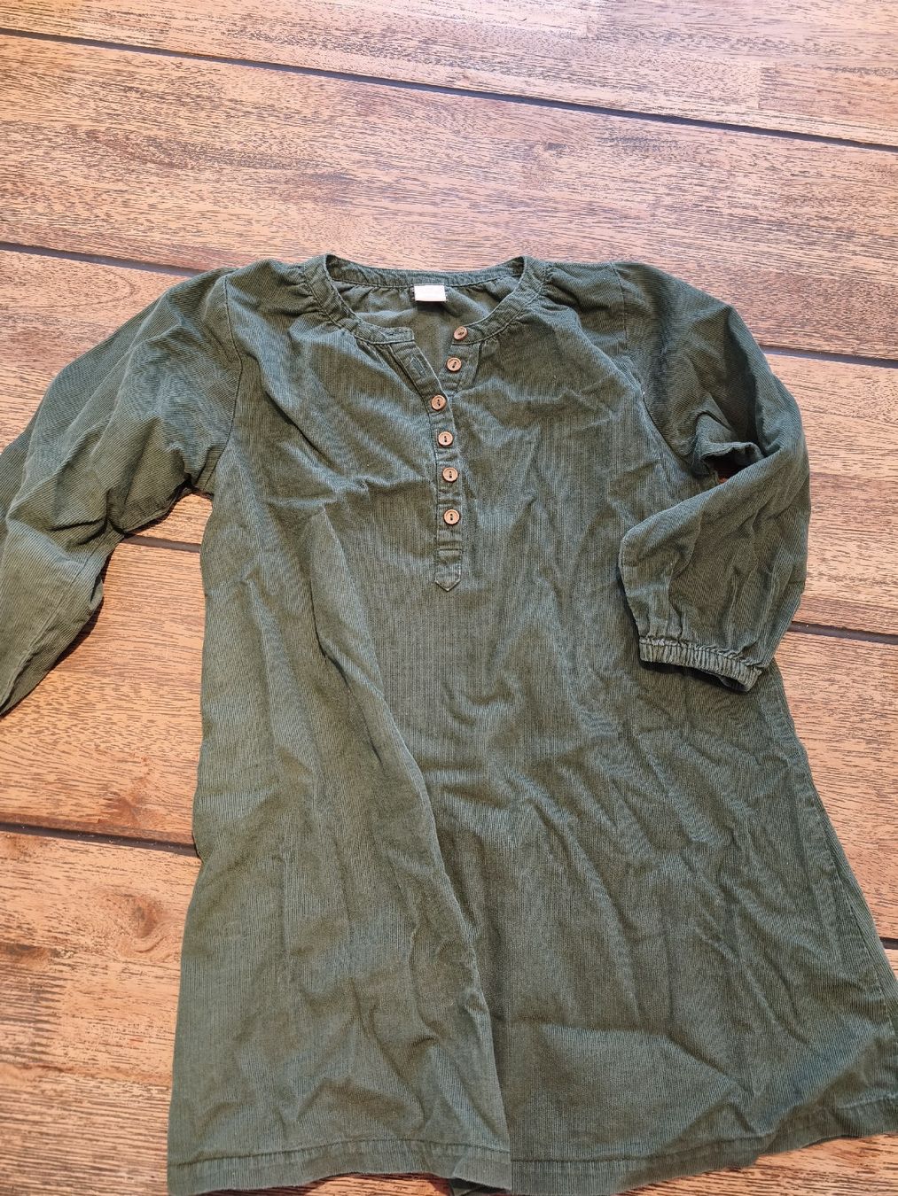 Tchibo Robes et jupes: Kleid Cord Grösse 110/116 – D'occasion à Busswil BE par Mango87